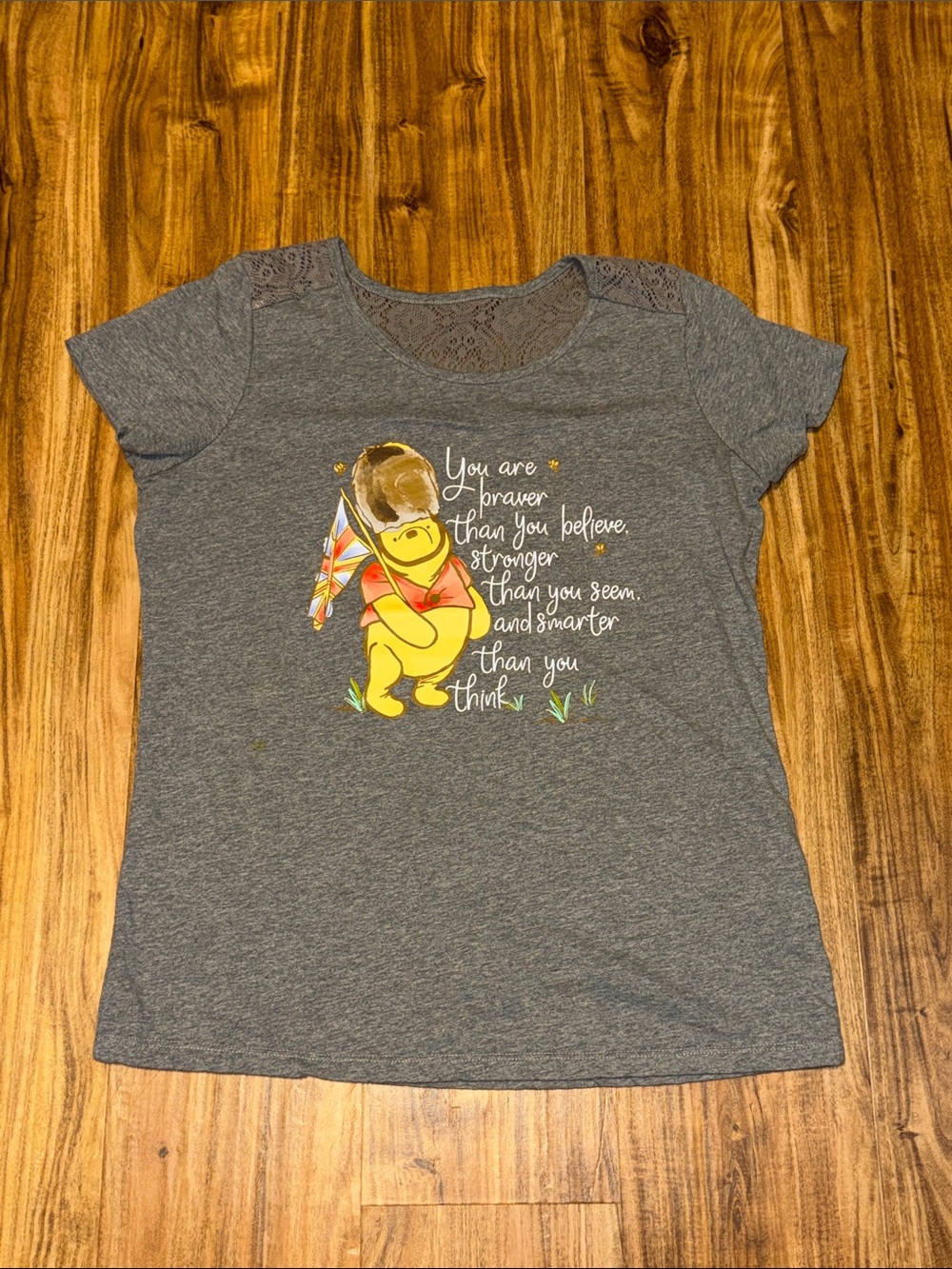 Disney 
Women XL Gray Winnie the Pooh Graphic Tee shirt  lace London Epcot inspo